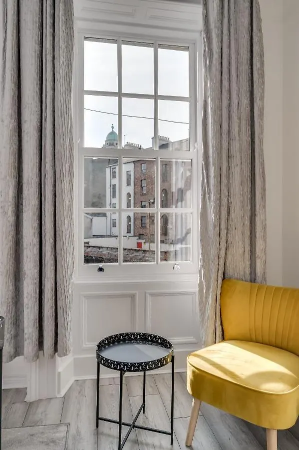 Central Belfast Apartments: Georgian House