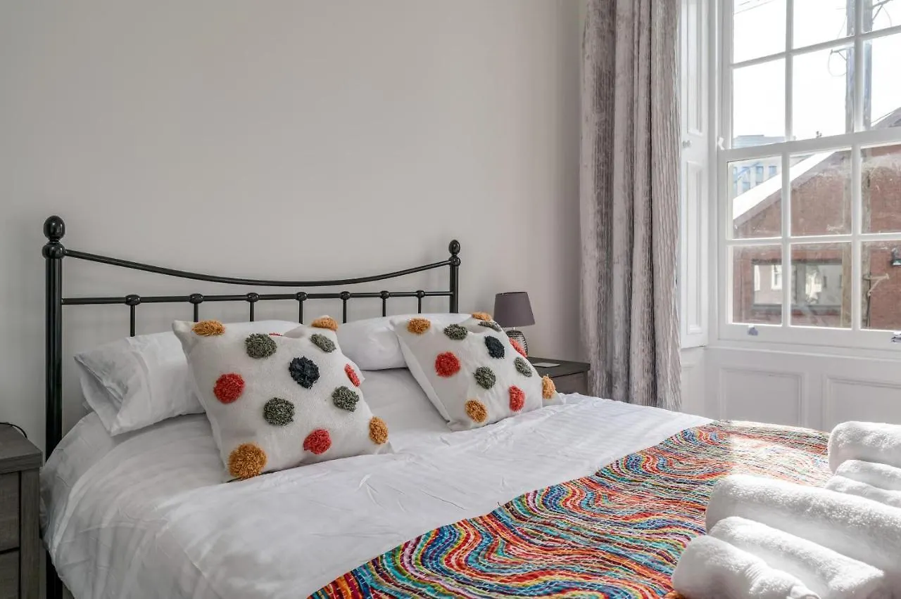 Central Belfast Apartments: Georgian House Apartment